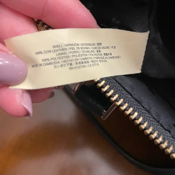 Kate Spade cross over bag. - Picture 6 of 12